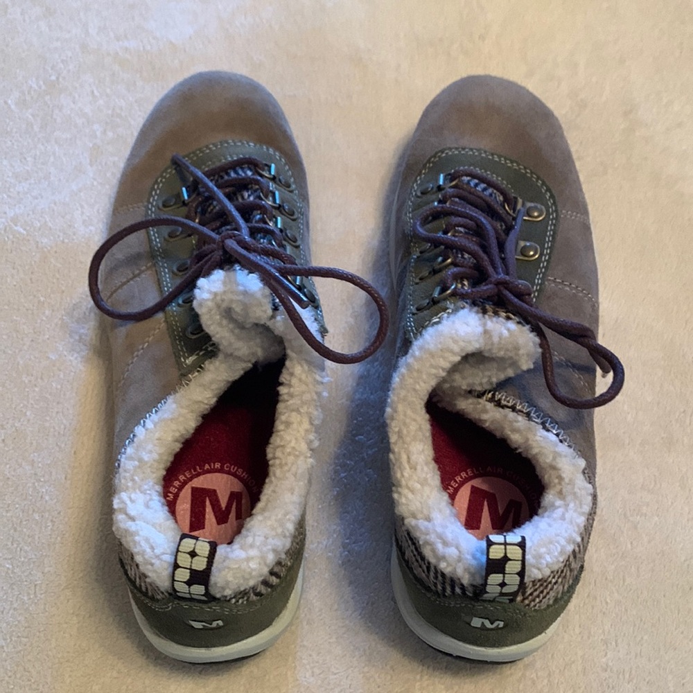 NWOT Merrell Air Cushion shoes